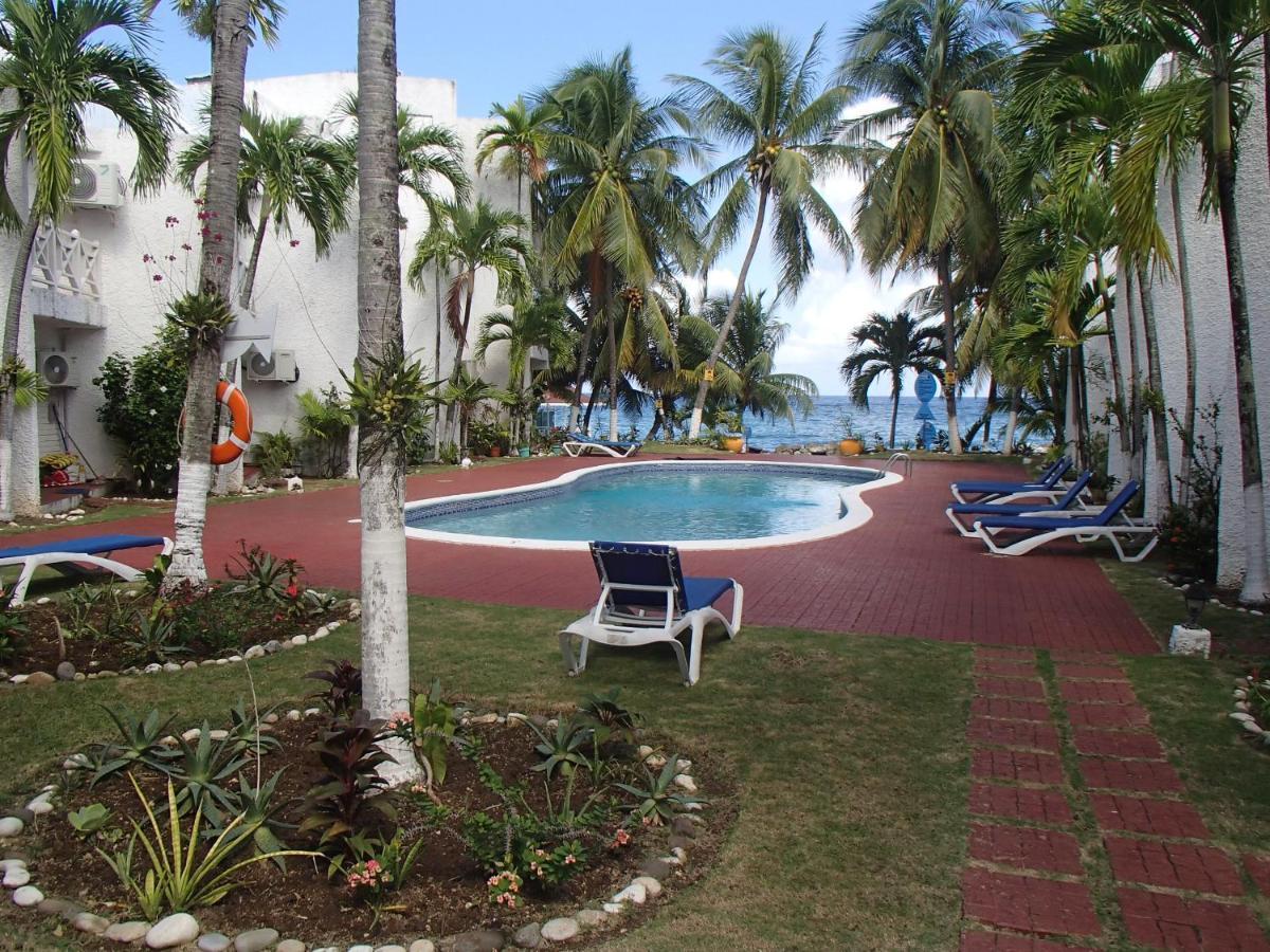 Chrisanns Beach Resort Ocho Rios Exterior photo