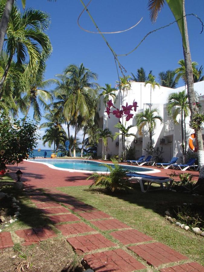 Chrisanns Beach Resort Ocho Rios Exterior photo