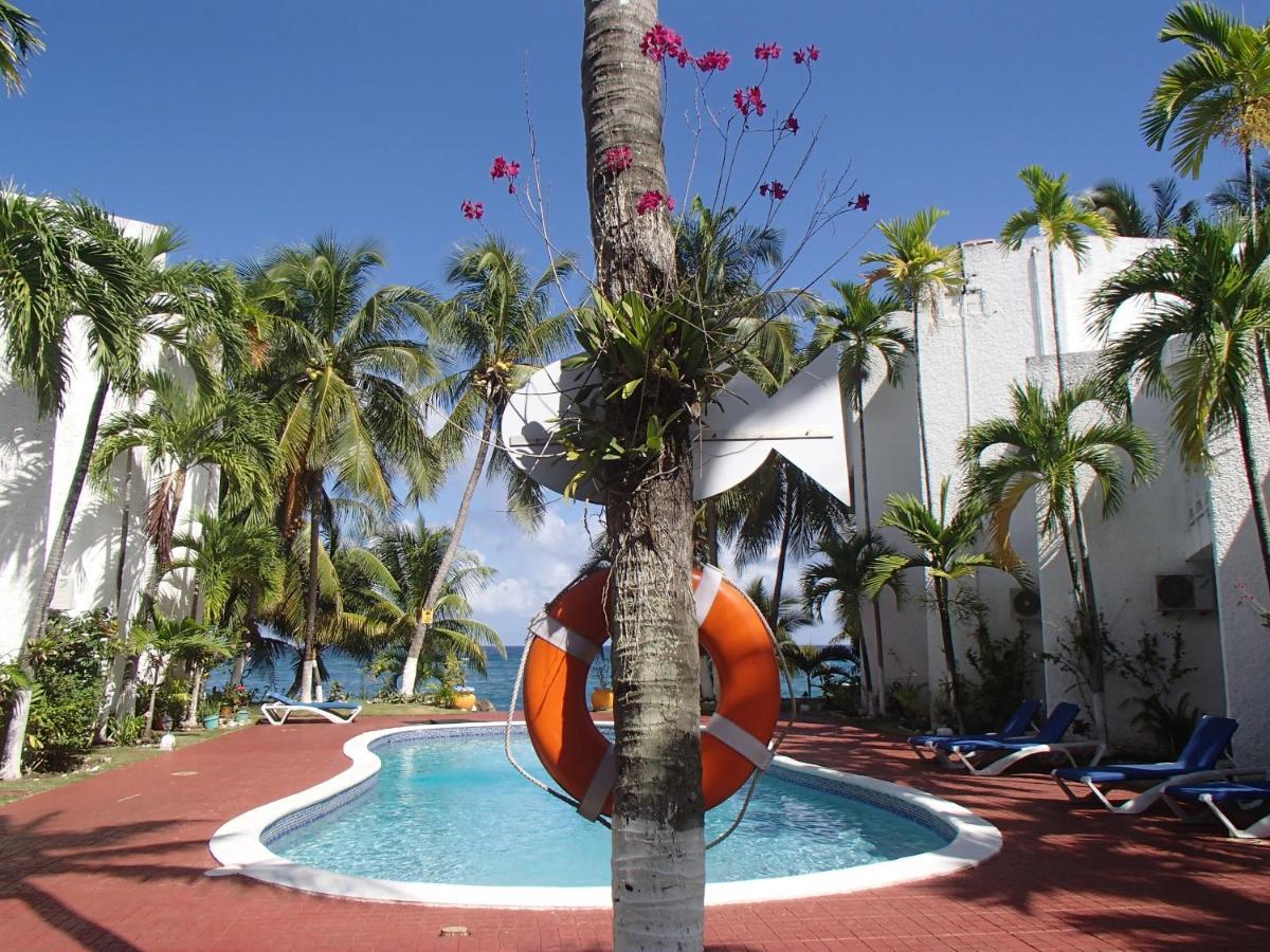 Chrisanns Beach Resort Ocho Rios Exterior photo