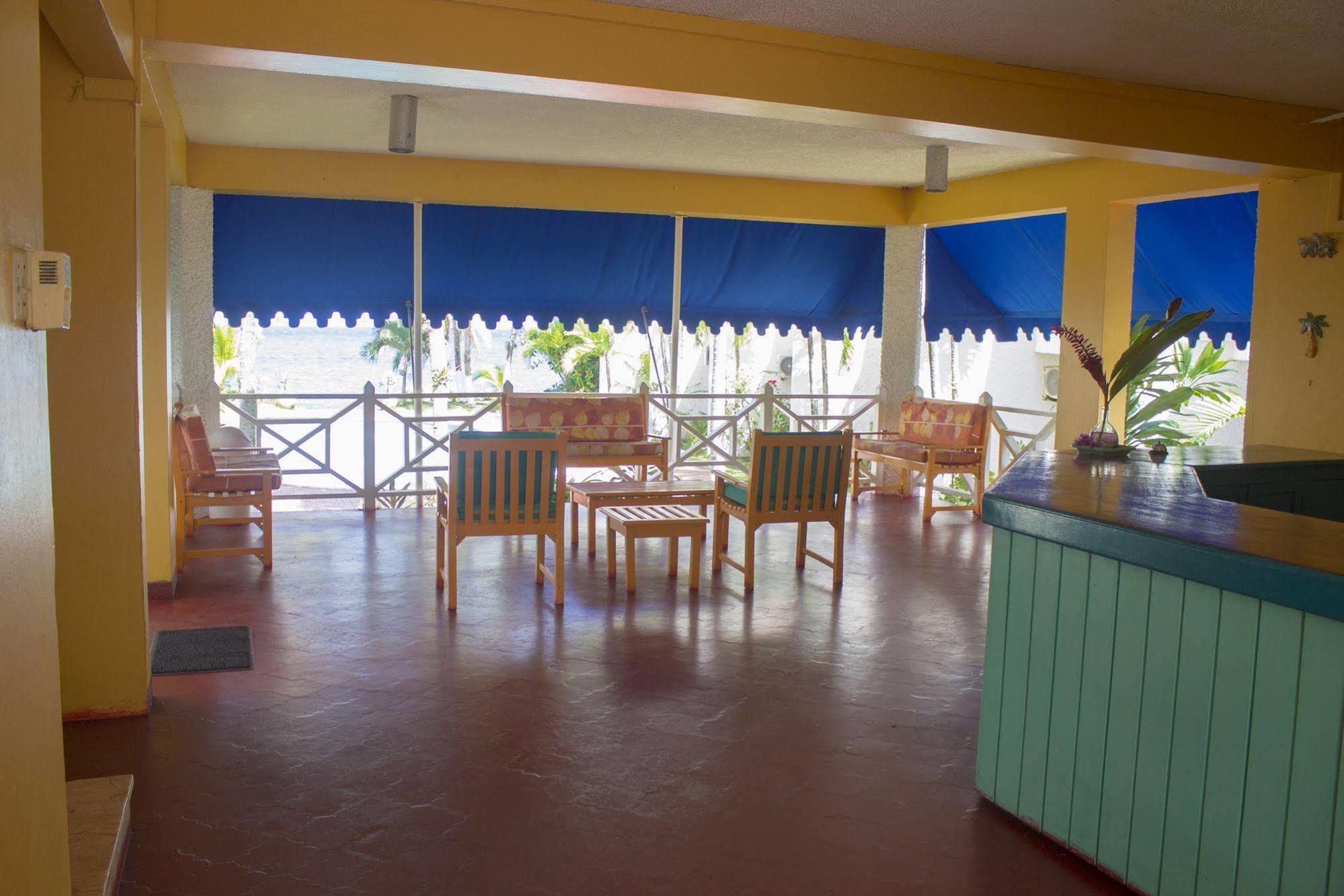 Chrisanns Beach Resort Ocho Rios Exterior photo